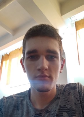 Максим из Самары 23 года