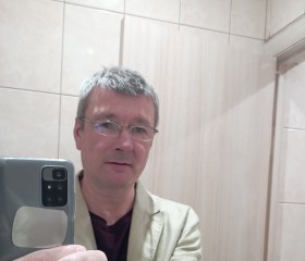 Олег, 58 лет, Москва