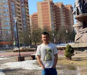 Nodirbek, 18, Moscow
