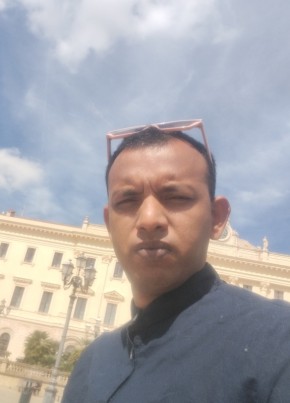 ARAFAT, 38, Repubblica Italiana, Sassari