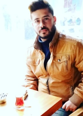 Ramazan Arlı, 27, Türkiye Cumhuriyeti, İstanbul