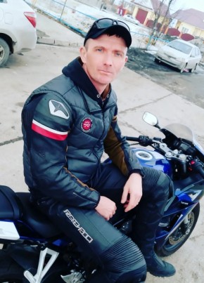 Денис из Новосибирска 41 год