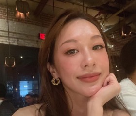 Yun Yun, 35, Salzburg