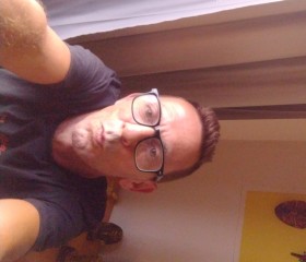 Lamilson, 51, Rio de Janeiro