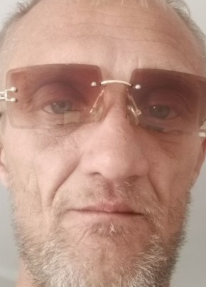 Роман из Калуги 47 лет