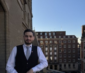 Nas, 33, London