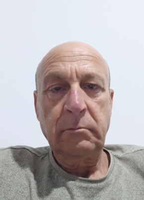 Giovanni Rosato из Northampton 64 года