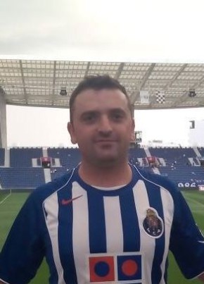 Nuno Joel, 40, República Portuguesa, Algés