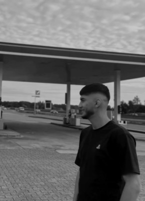 Alik из Offenbach (Hessen) 23 года