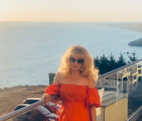 Karina, 50, Moscow