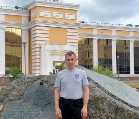 Takhtarov, 49, Nizhnevartovsk