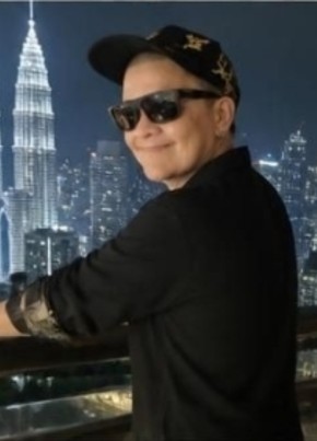 Daniel из Kampung Sungai Ara 45 лет
