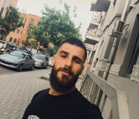 Elias Akobjean, 30, Yerevan