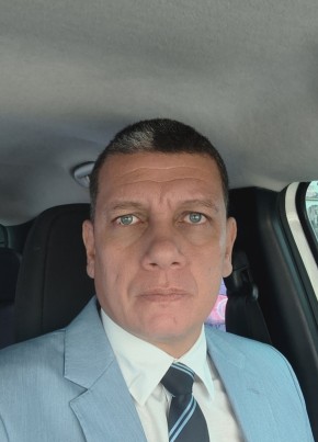 Junior из Paulista 49 лет