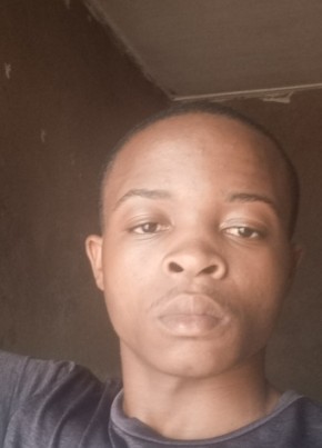 SULEMAN из Bunia 22 года