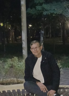 Виталий из Алматы 42 года
