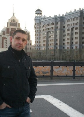 Олег, 42, Қазақстан, Алматы