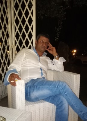 Raffaele , 47, Repubblica Italiana, Caserta