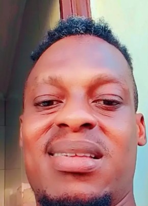 Momoro, 37, Ghana, Accra