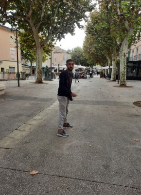 Azedin, 24, République Française, Montauban