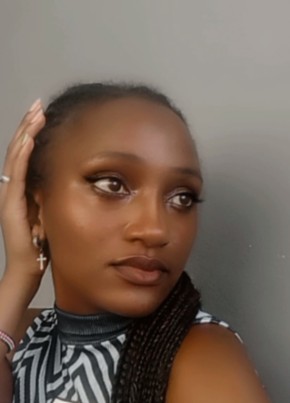 Essy, 22, Kenya, Mombasa