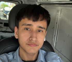 Iván, 18, Brooklyn