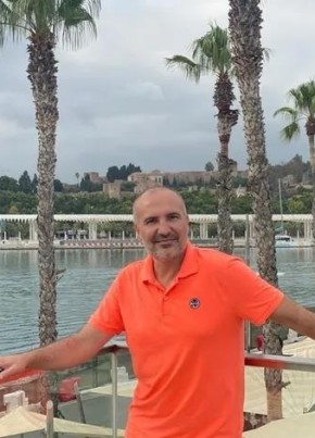 Алексей из Paris 59 лет