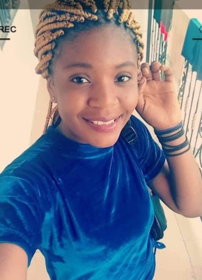 Roszy, 20, Republic of Cameroon, Buea