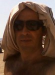 мур, 46 лет