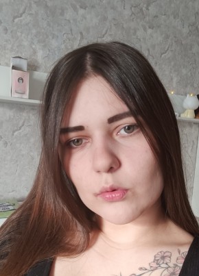 Юлия, 21, Россия, Нижневартовск