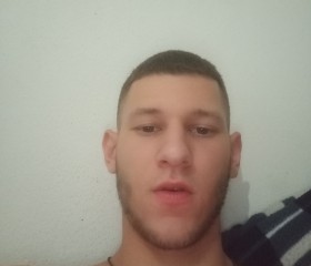 Giorgos, 18, Gerakas