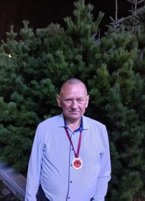Дмитрий из Артема 55 лет
