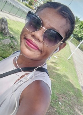Joanna, 30, Fiji, Suva