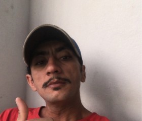 Leandro, 33, Sao Paulo