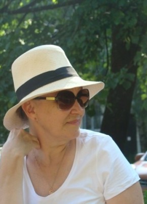 Мила, 65, Россия, Санкт-Петербург