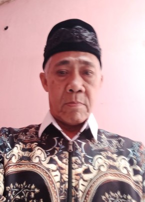Iyep saefudin, 64, Indonesia, Kota Bandung