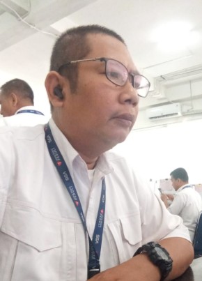 Andry из Tangerang Selatan 44 года