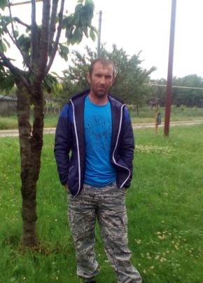 Максим, 41, Россия, Усть-Лабинск