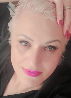 Elena, 51, Russia, Sevastopol