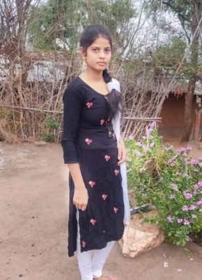 Pooja devi, 18, India, Mumbai