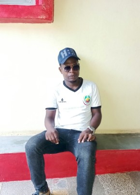 Binho Fernando, 34, Mozambique, Nampula
