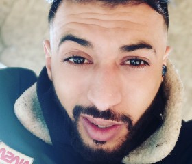 Momo, 32, Villeneuve-d Ascq