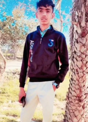 Balraj Hayer, 18, India, Batāla