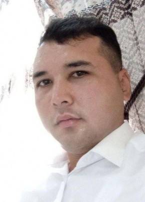 Улугбек из Новосибирска 33 года