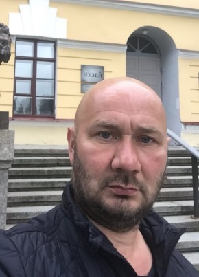 денис из Великого Новгорода 49 лет