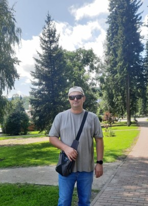 Не кого не ищу.