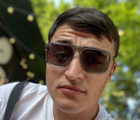 Maksim, 26, Moscow
