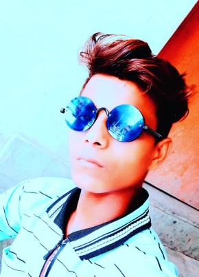 Raj, 19, India, Gobindpur