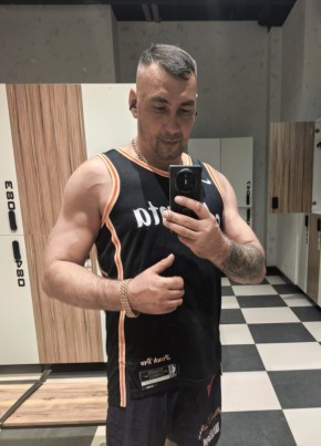 Валерий из Омска 39 лет