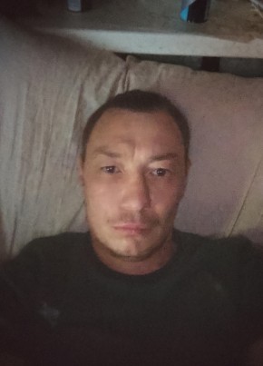 Максим из Донецка 39 лет